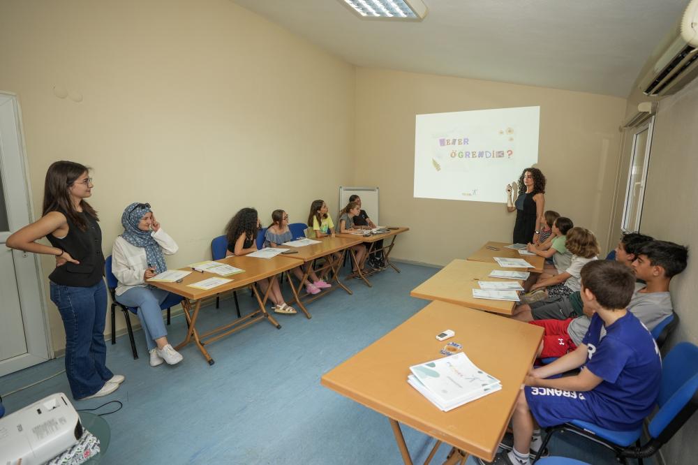 KADINLARIN ÇÖZÜM KAPISI: GAZİEMİR KADIN DANIŞMA MERKEZİ