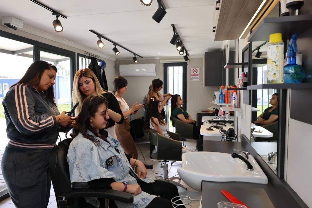 HBB’DEN KADINLARA ÜCRETSİZ KUAFÖRLÜK VE MAKYAJ KURSLARI