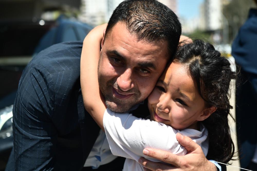 ÇUKUROVA’DA 23 NİSAN COŞKUSU: ÇOCUK ŞÖLENİ BÜYÜK İLGİ GÖRDÜ