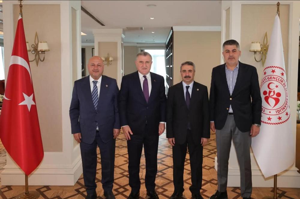 ADIYAMAN'A GENÇLİK VE SPOR YATIRIMLARI: MİLLETVEKİLLERİ BAKAN BAK İLE GÖRÜŞTÜ