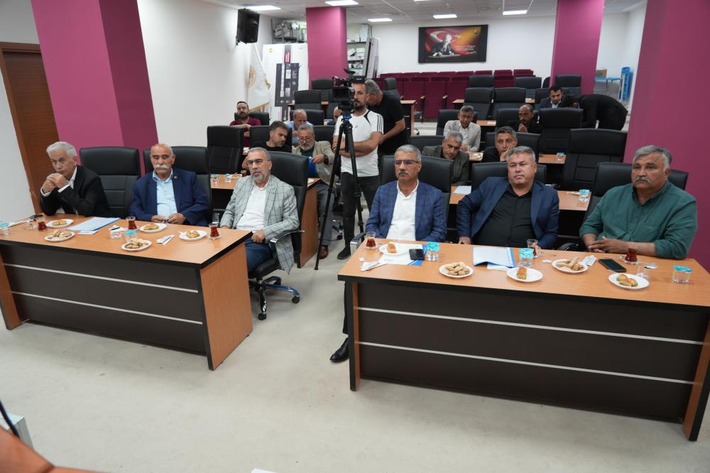 ADIYAMAN'DA DEPREMZEDE ESNAFIN SORUNLARI MASAYA YATIRILDI: ORTAK ÇÖZÜM ARAYIŞLARI