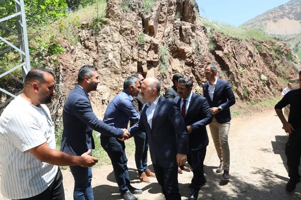 ADIYAMAN'DA DEPREM SONRASI KIRSAL DÖNÜŞÜM HIZLA İLERLİYOR: YÖRESEL MİMARİYE UYGUN GÜVENLİ KONUTLAR YÜKSELİYOR