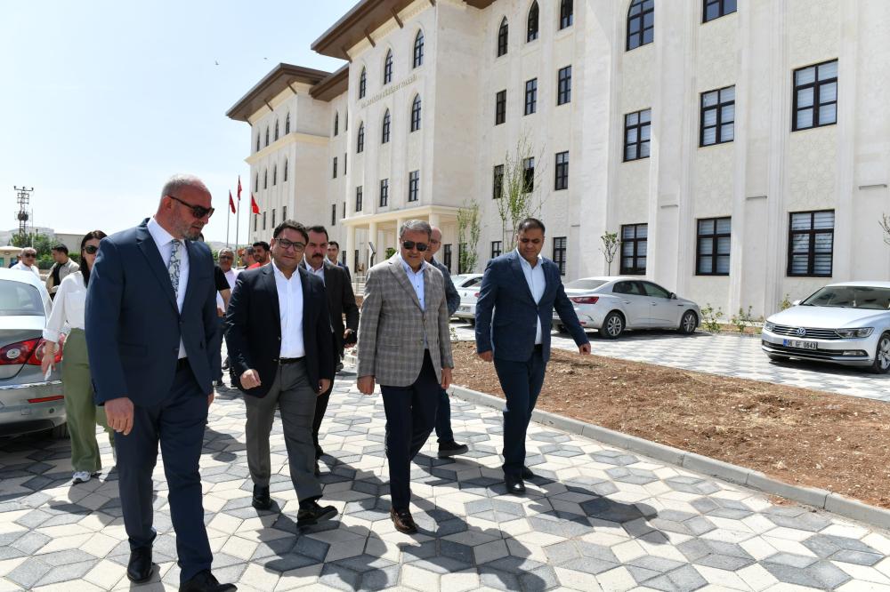 VALİ ŞILDAK'TAN YENİ HÜKÜMET KONAĞI PROJELERİNE İNCELEME: HEDEF HIZLI TAMAMLAMA