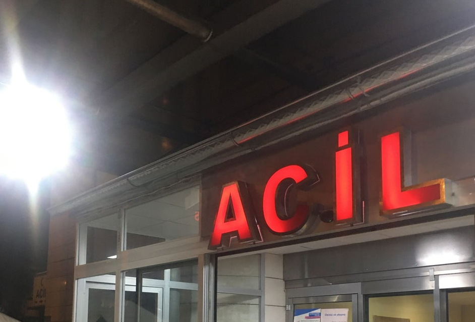 ŞANLIURFA'DA KARAKOL ÖNÜNDE AKRABA HESAPLAŞMASI! ÇOK SAYIDA GÖZALTI VAR