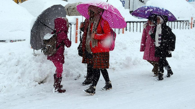 4 şehrimizde kar yağışı nedeniyle okullar 1 gün tatil edildi